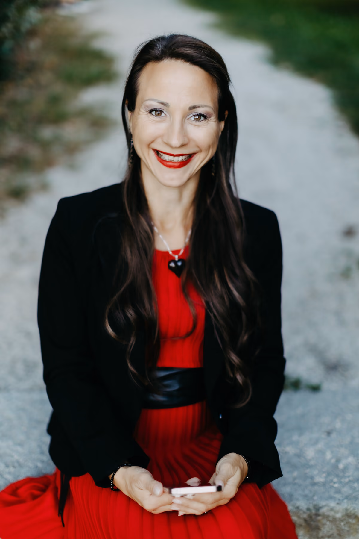 Maria Neuhuber im schwarzen Blazer