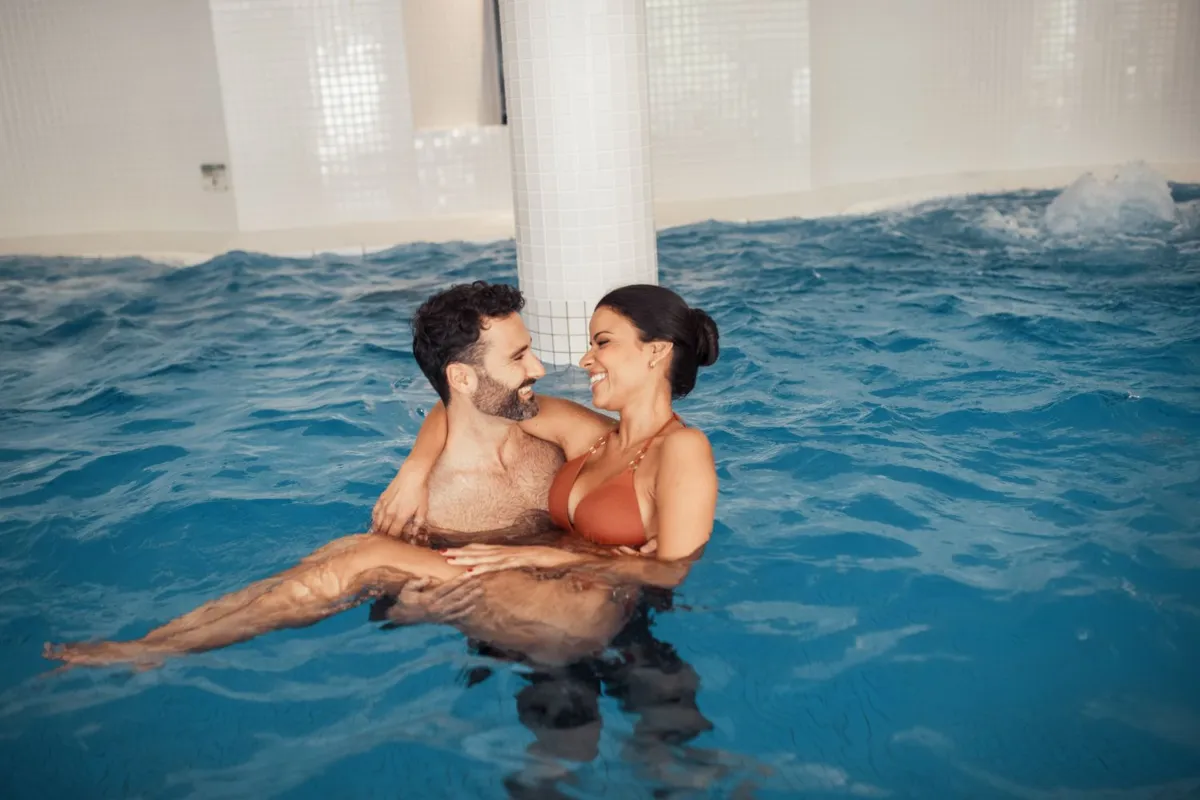 Indoorpool im Wellnessbereich des Schlosses
